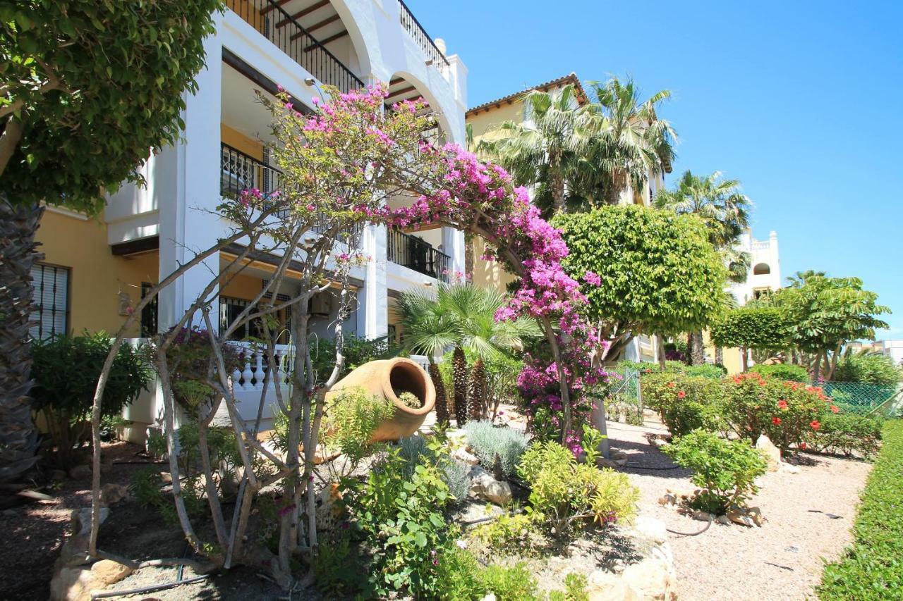 Precioso Apartamento En Centro De Torrevieja Exterior photo